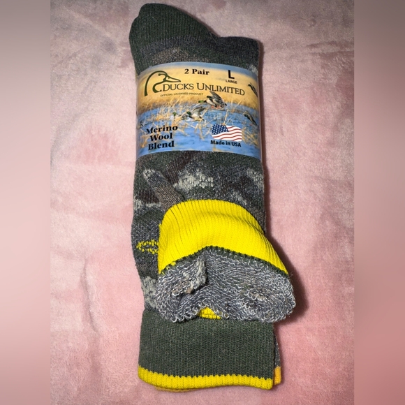 NWT DUCKS  UNLIMITED  SET 2 pair Men's Wool merino  Blend Socks - GREY / YELLOW - Picture 2 of 3